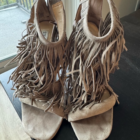 Steve Madden Tan Fringe Heeled Sandals - Picture 1 of 4